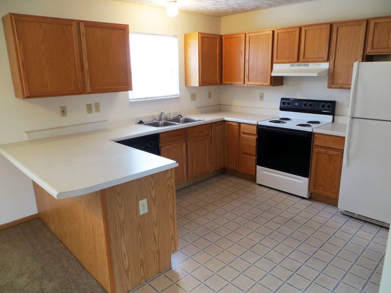 1529 Pershing Pl Apt B - Photo 3 of 10