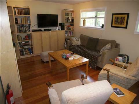 27 Rockcliffe Dr - Photo 2 of 8