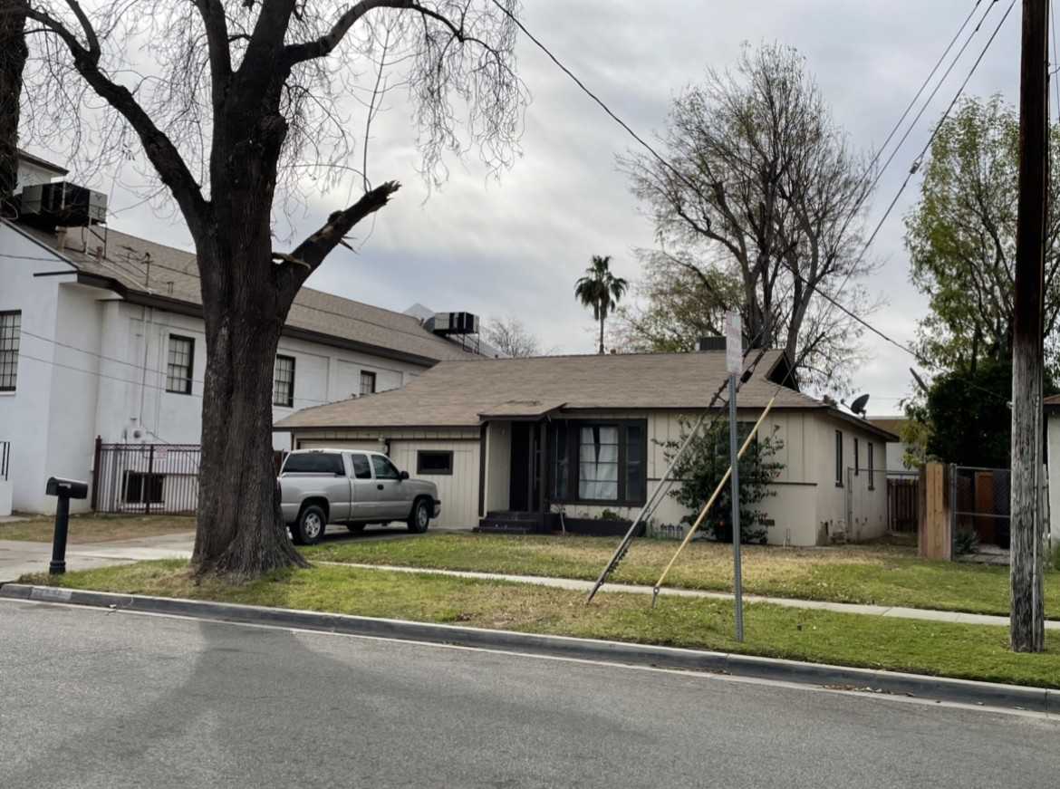 3878 Castleman St - Photo 3 of 3