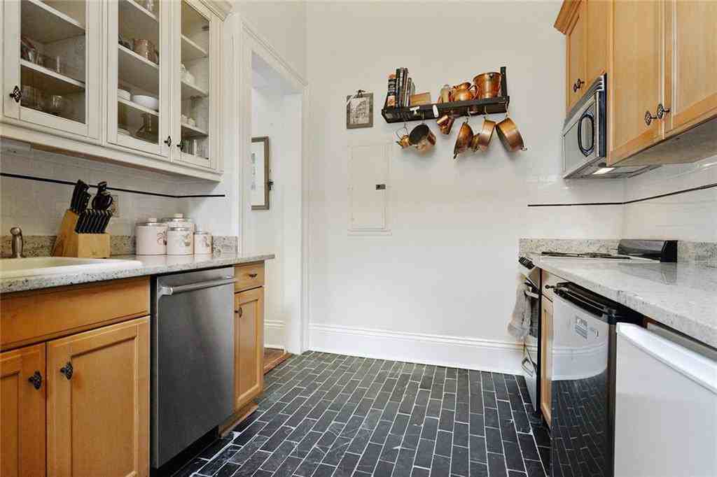 4436 Saint Charles Avenue 5 - Photo 3 of 21