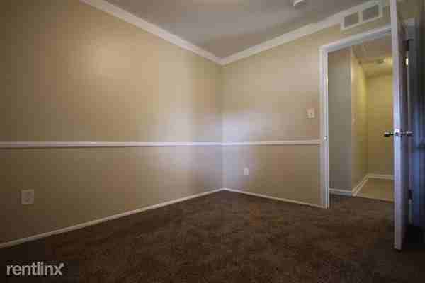 11720 Eileen Ave - Photo 3 of 10