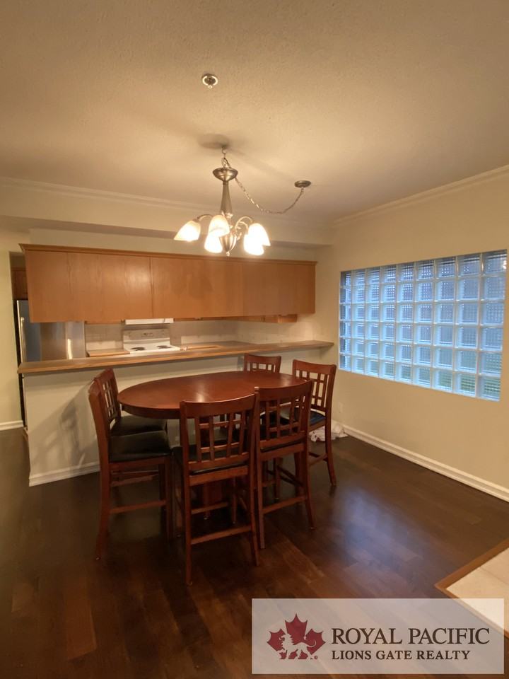 6258 Ash Street - Photo 6 of 20