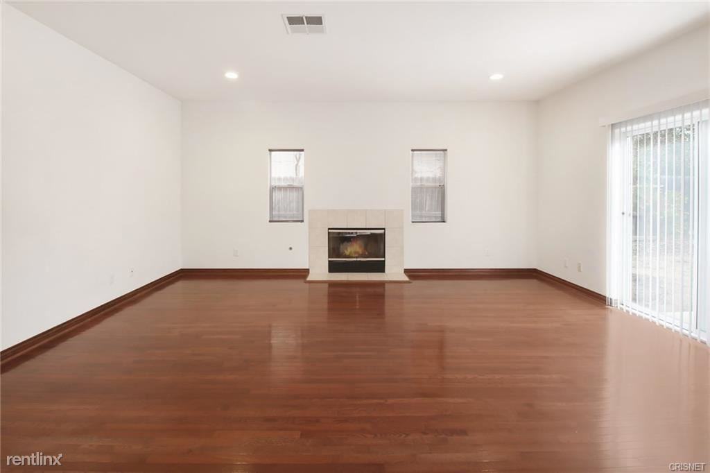 18720 Welby Way - Photo 2 of 10
