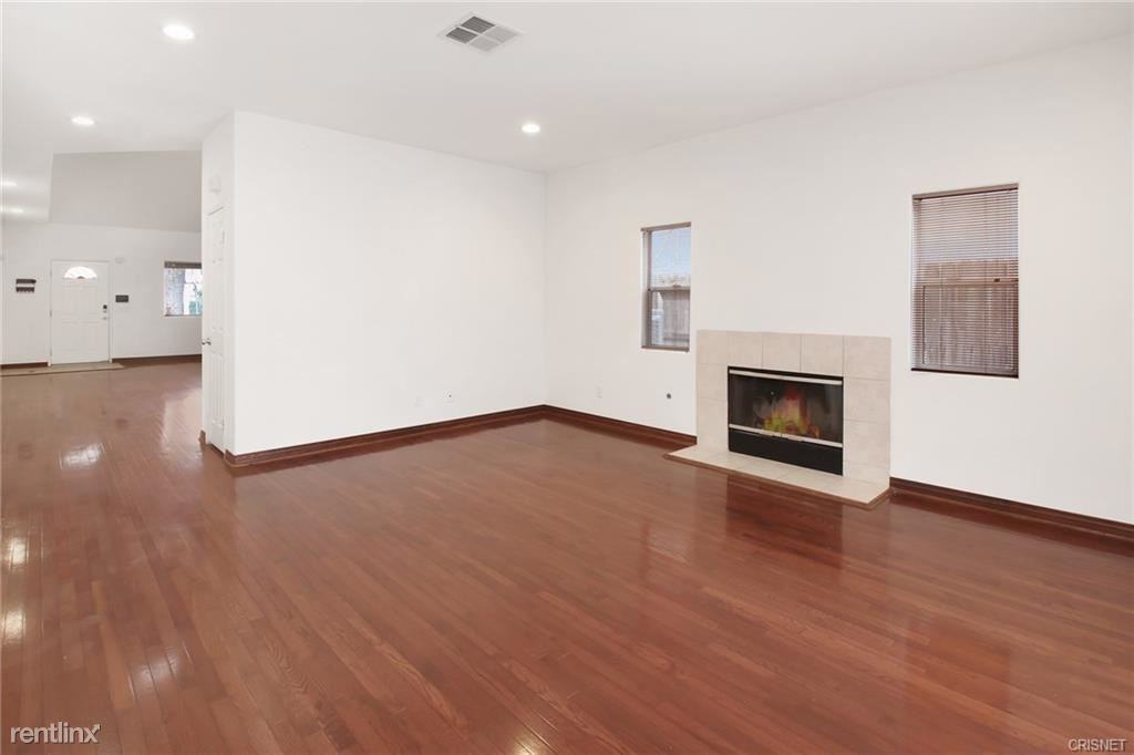 18720 Welby Way - Photo 3 of 10