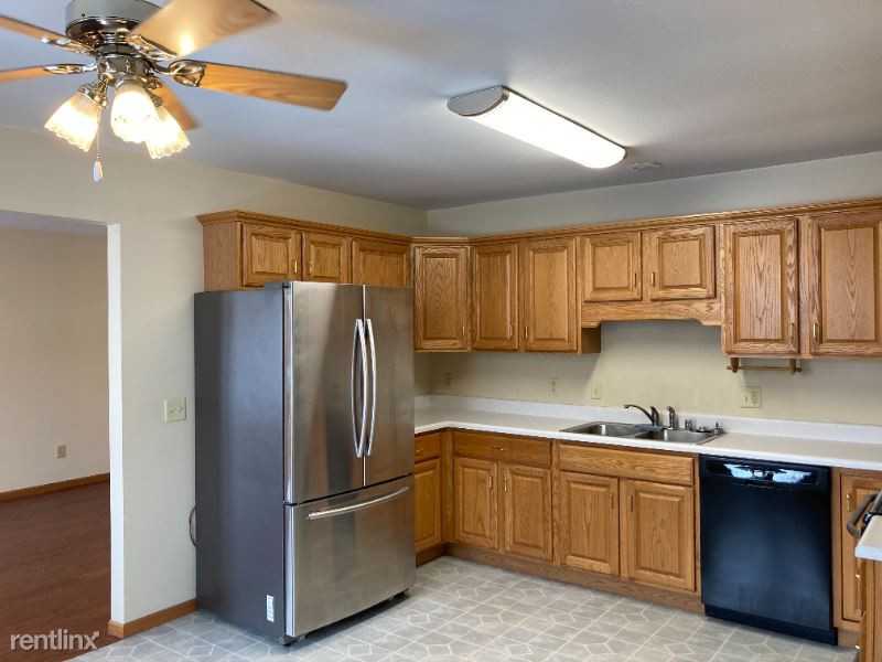 2195 Trenton Rd - Photo 2 of 17