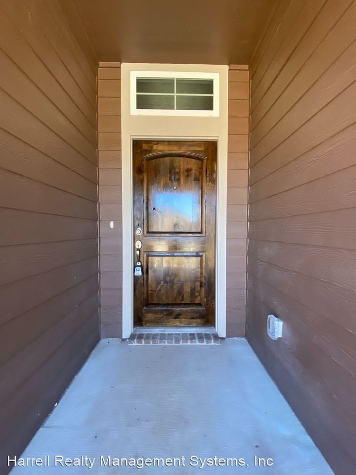 313 Bronco - Photo 3 of 14