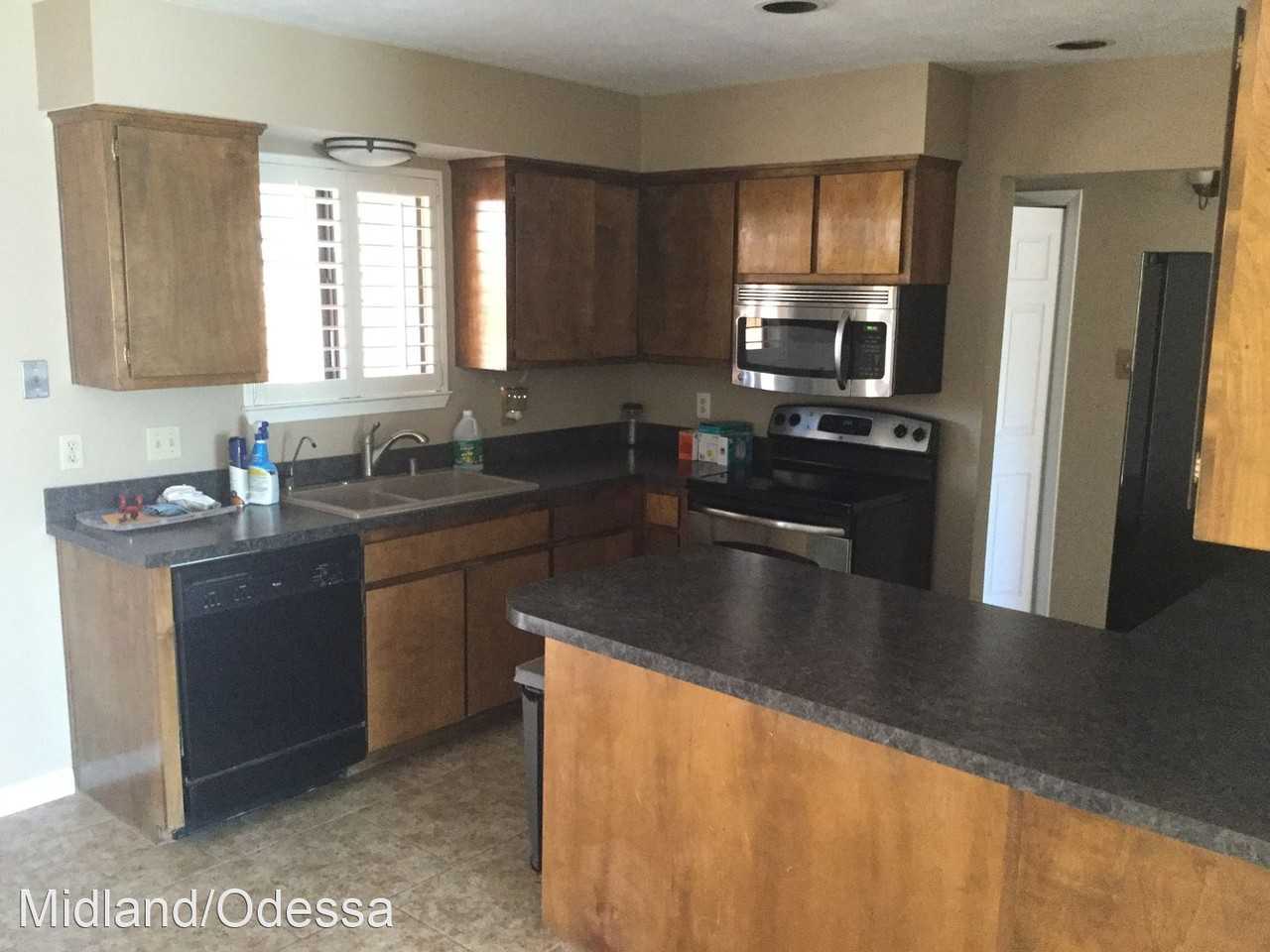 4410 St. Andrews Dr. - Photo 3 of 11