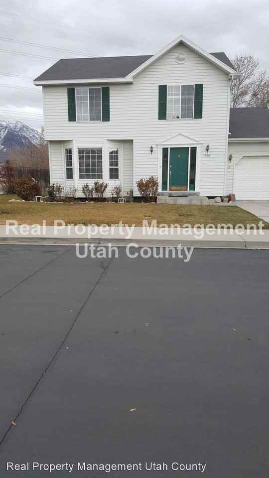 586 N 2430 W - Photo 2 of 25