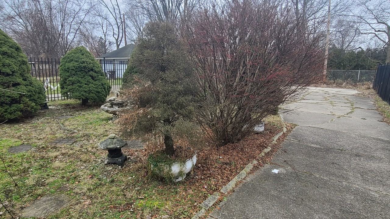 14116 Mapleridge St - Photo 3 of 34