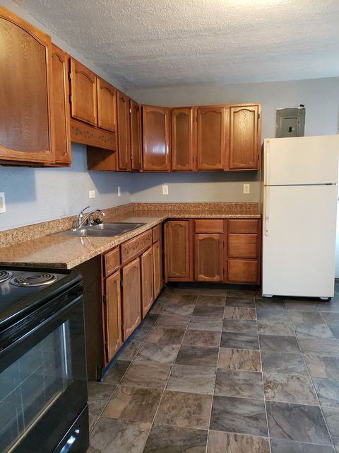 2903 N Locke St - Photo 2 of 11