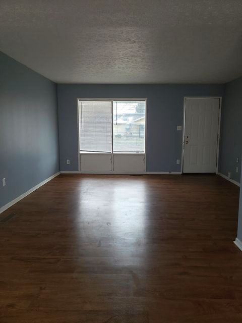 2903 N Locke St - Photo 3 of 11