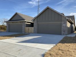 featured image of 4705 N Hillside Ct