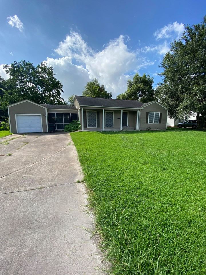 6346 Monroe St - Photo 2 of 22