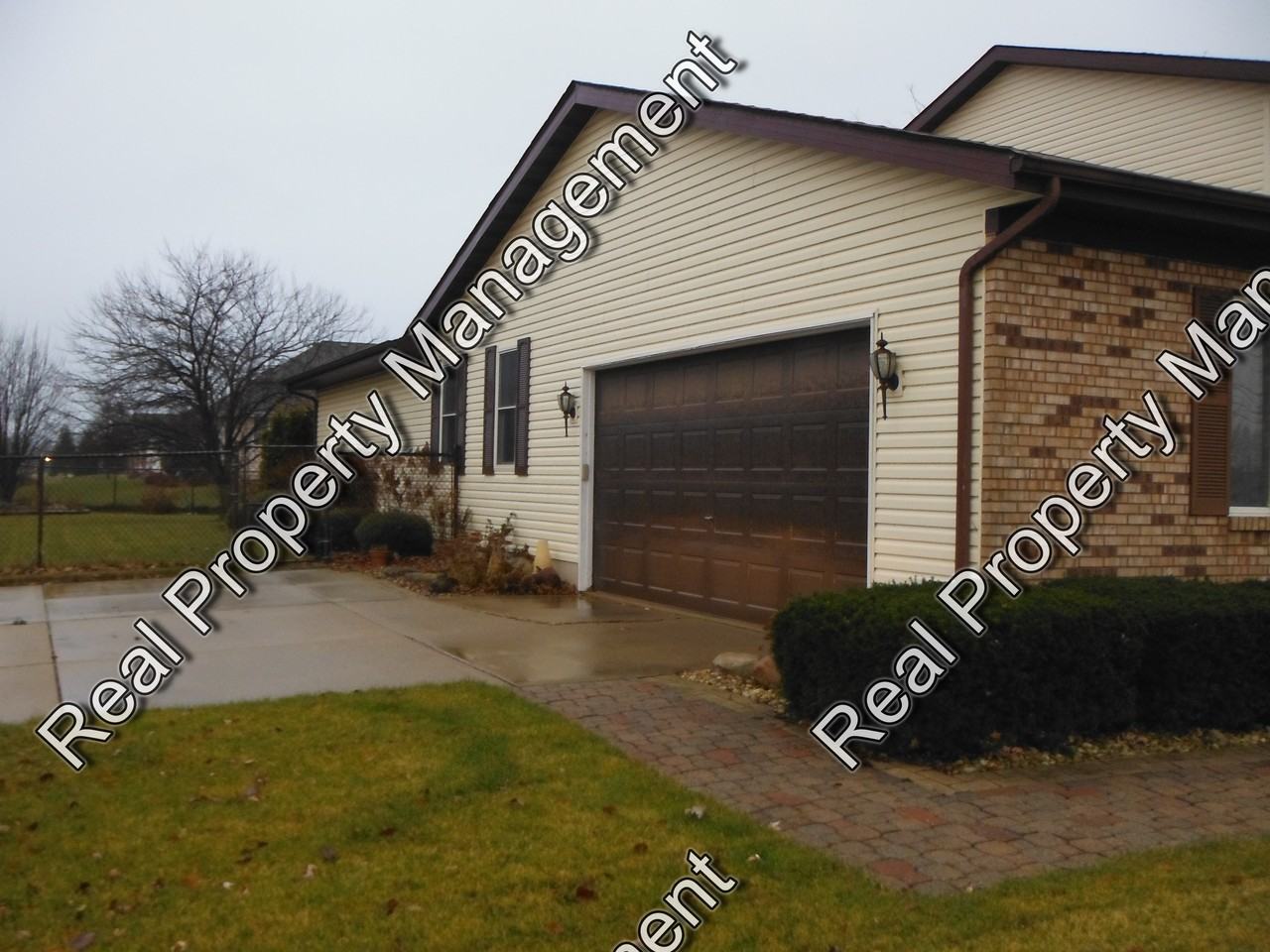 12123 W 105th St - Photo 2 of 19