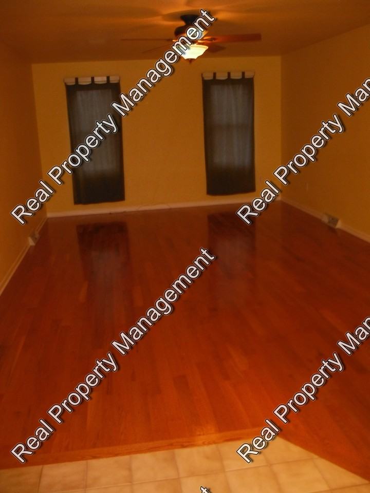12123 W 105th St - Photo 3 of 19