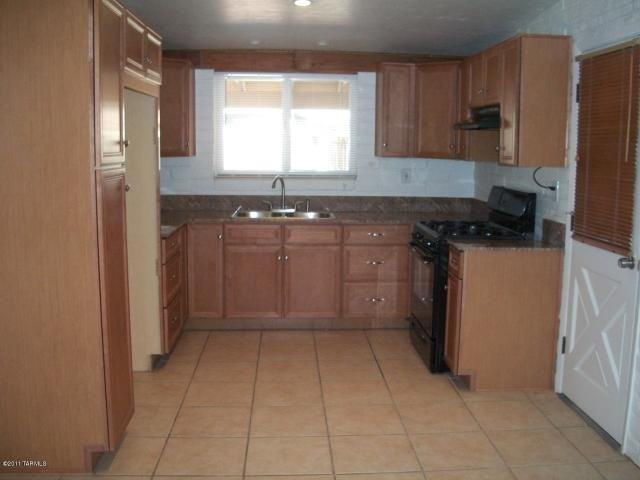 3322 W Calle Fresa - Photo 3 of 8