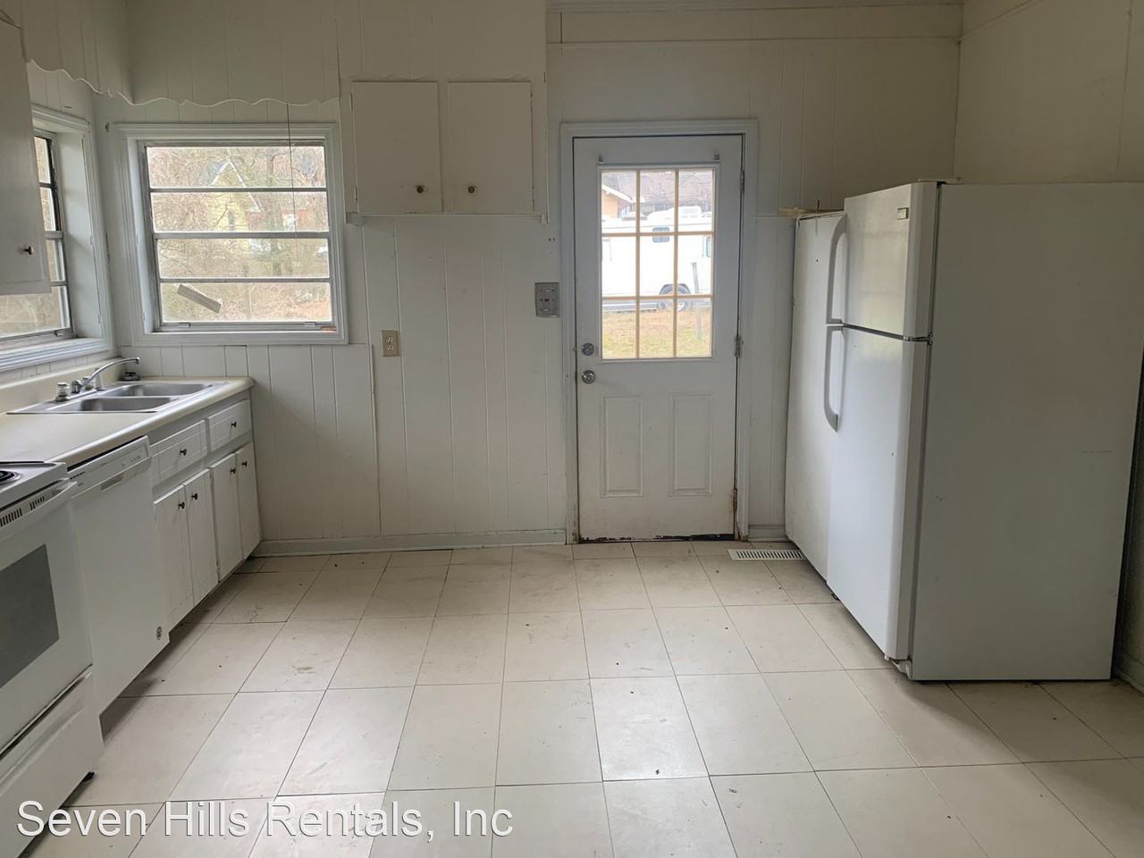 550 550 Second Street - Photo 3 of 11