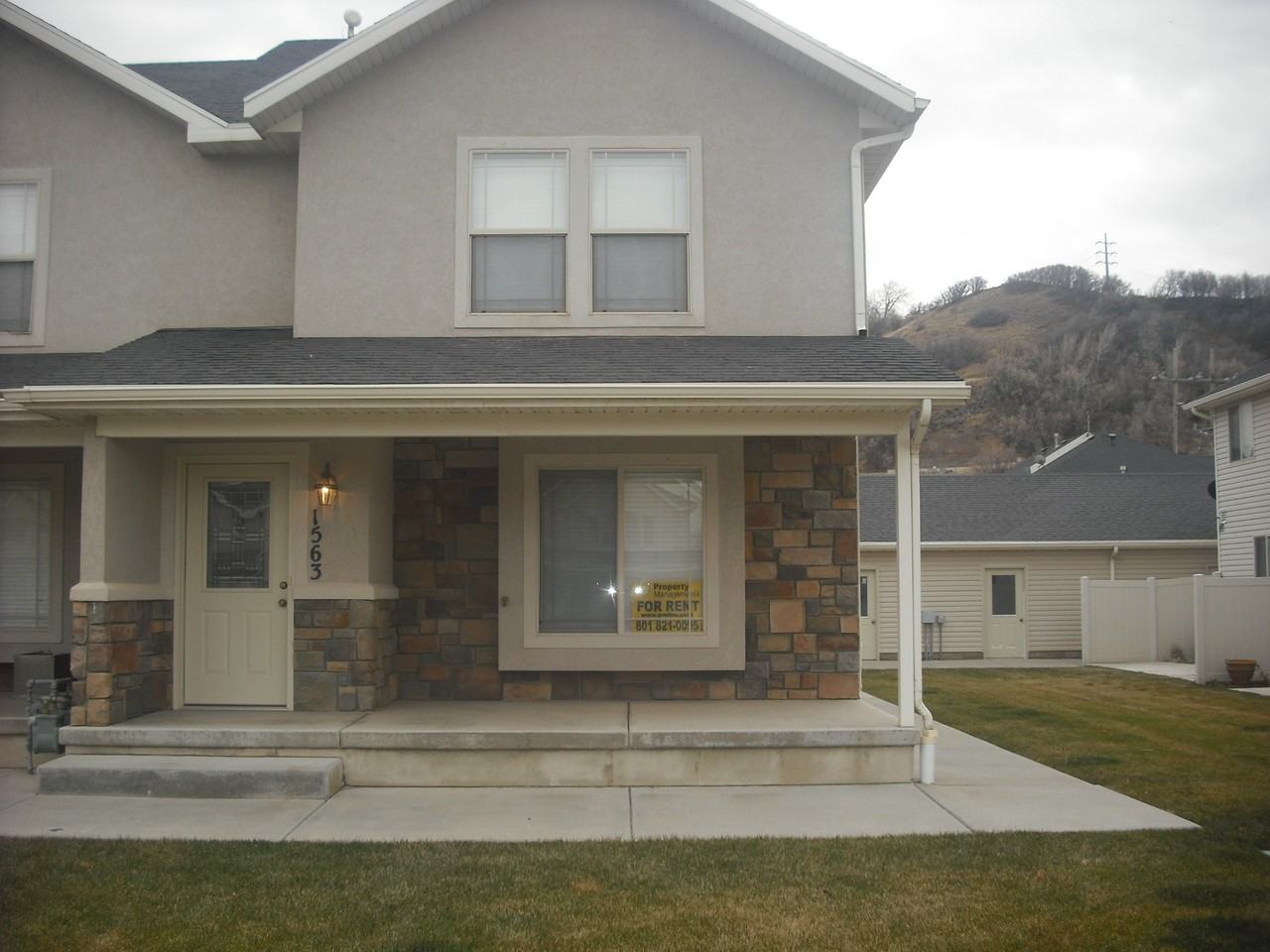 1563 Jace Ln - Photo 2 of 8