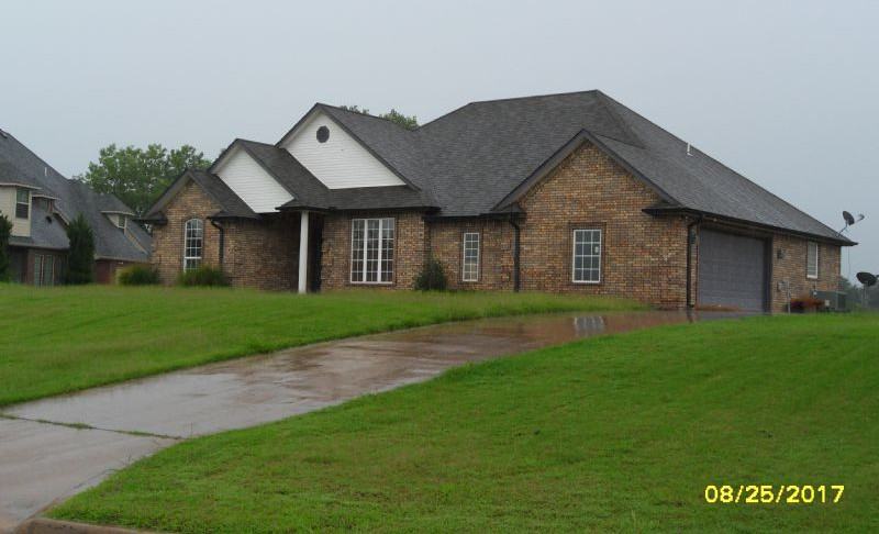 820 Hummingbird Dr - Photo 2 of 7