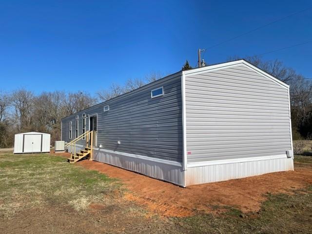310 Jones Cir - Photo 2 of 12