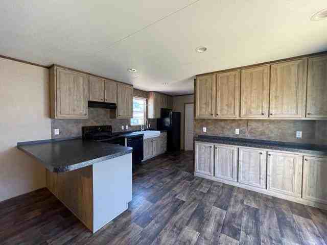 310 Jones Cir - Photo 3 of 12