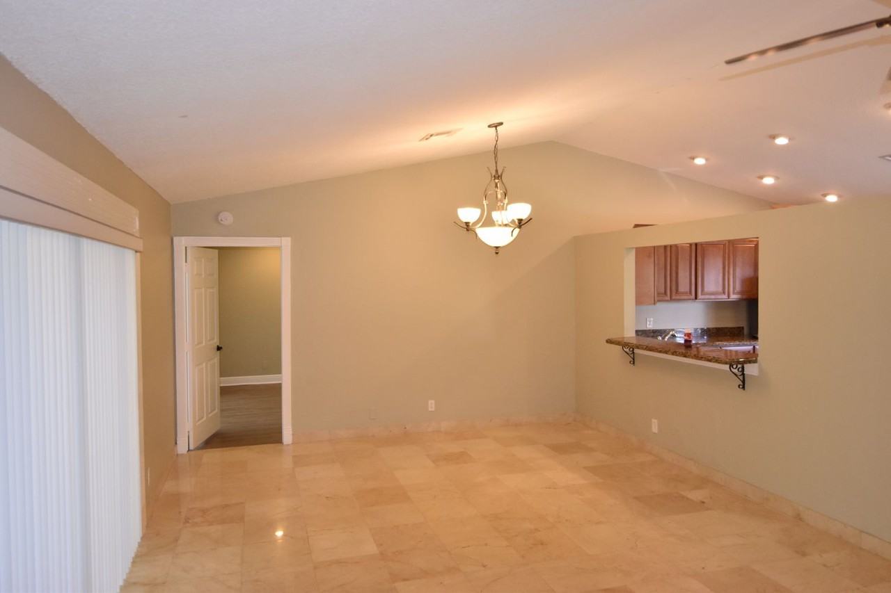 7589 Texas Trl - Photo 3 of 12