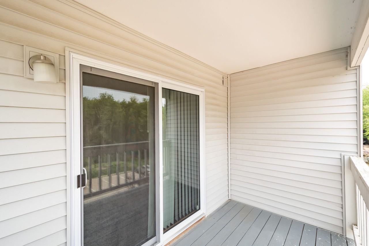 1000 Oakcrest St #210 - Photo 2 of 17