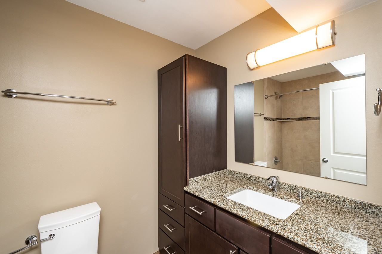 1000 Oakcrest St #210 - Photo 6 of 17