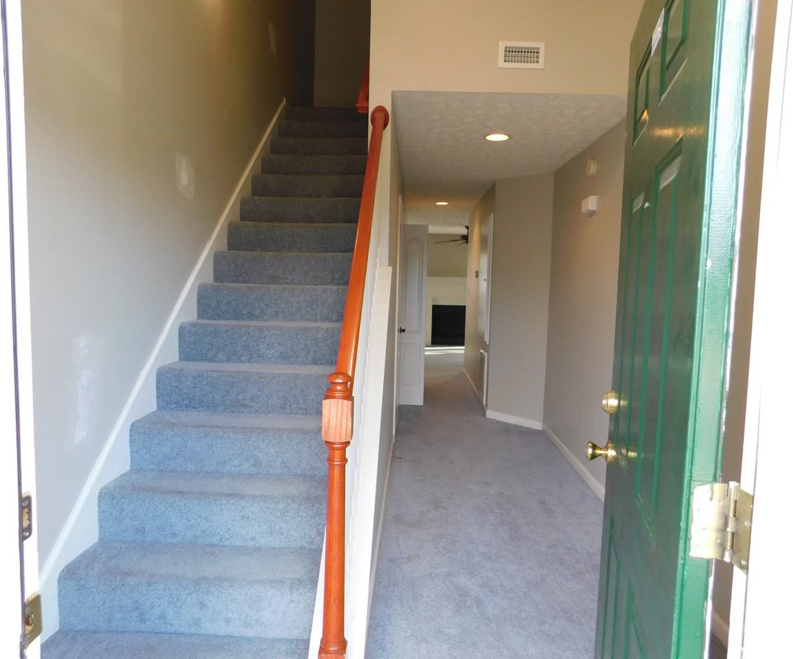 84 Pine Meadow Cir - Photo 2 of 23