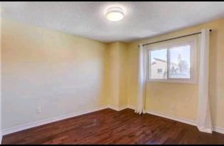 1569 Moongate Cres  