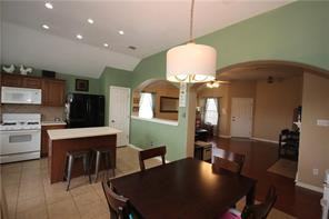 491 Goldenrod Street - Photo 3 of 7