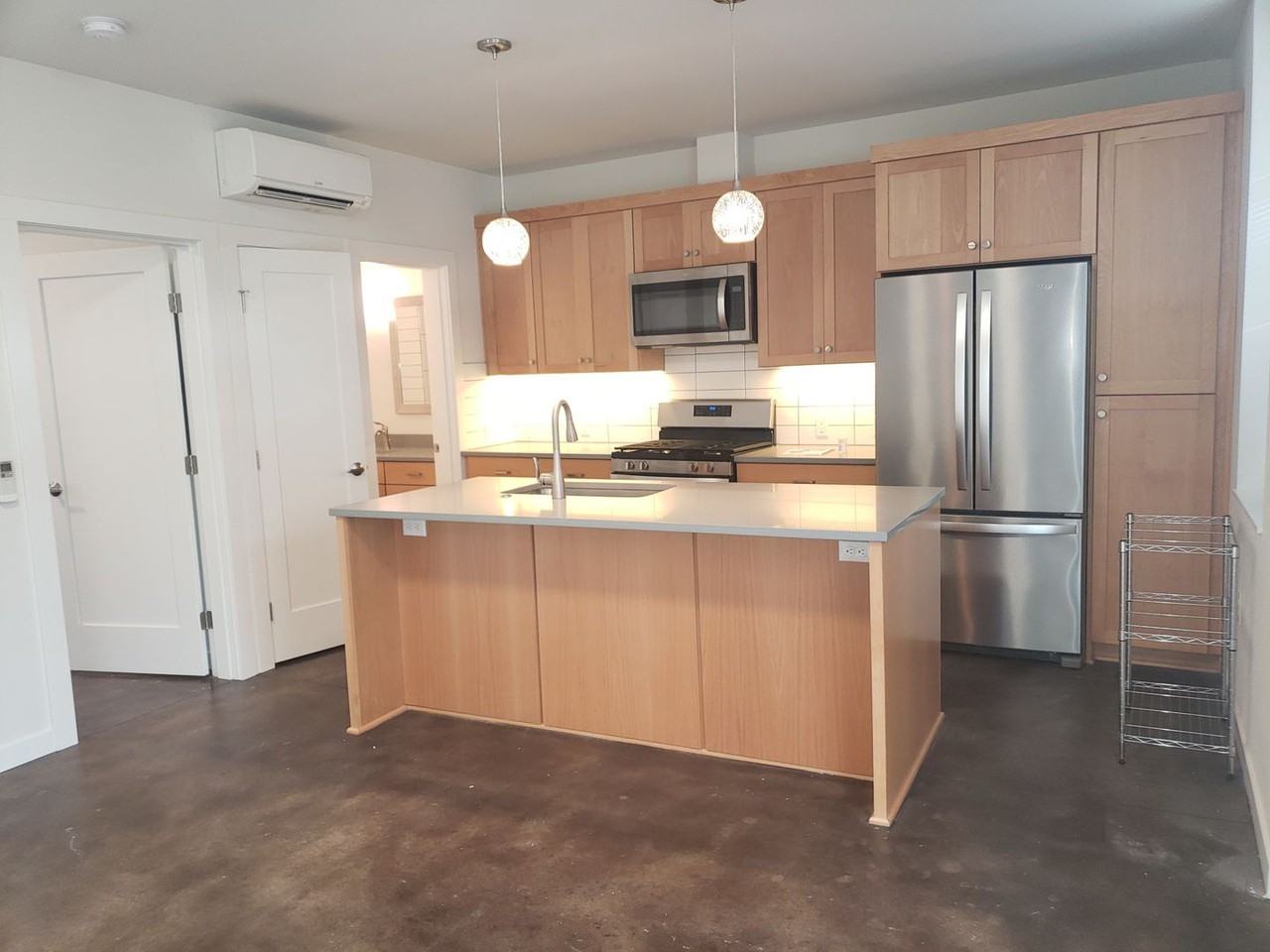 4538 N Vancouver Ave - Photo 3 of 17