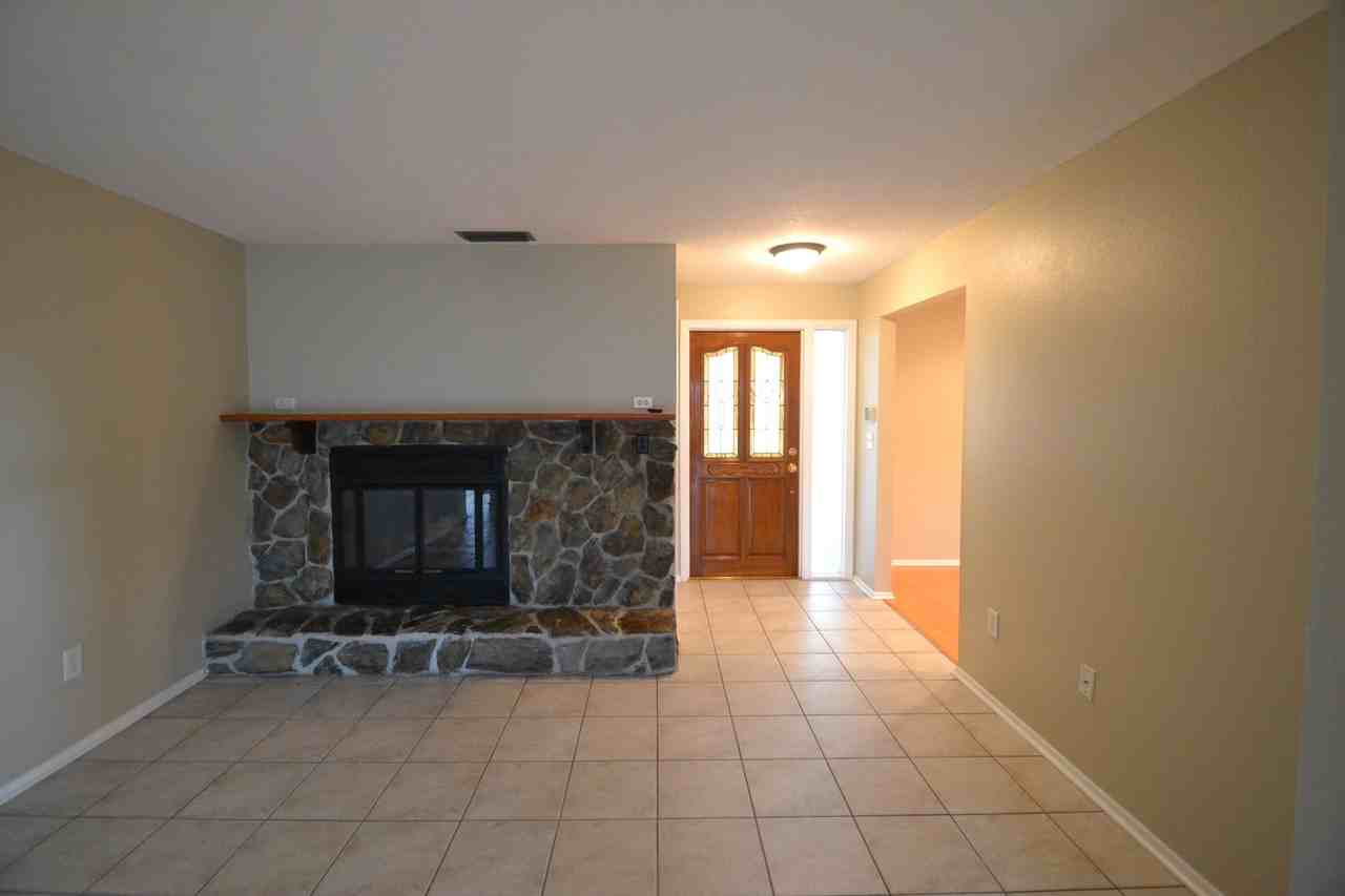 13353 Hacienda Dr - Photo 2 of 5