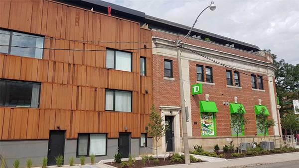2945 Dundas Street West