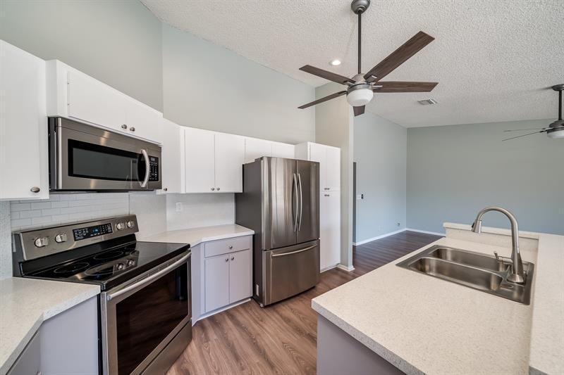 10986 Nw 5th Ct - Photo 2 of 4