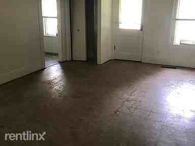 70321 N Main St - Photo 2 of 11