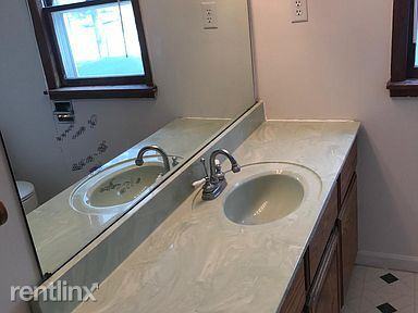 70321 N Main St - Photo 3 of 11