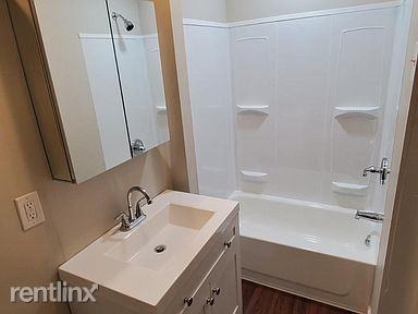 339 Woodland St - Photo 3 of 9