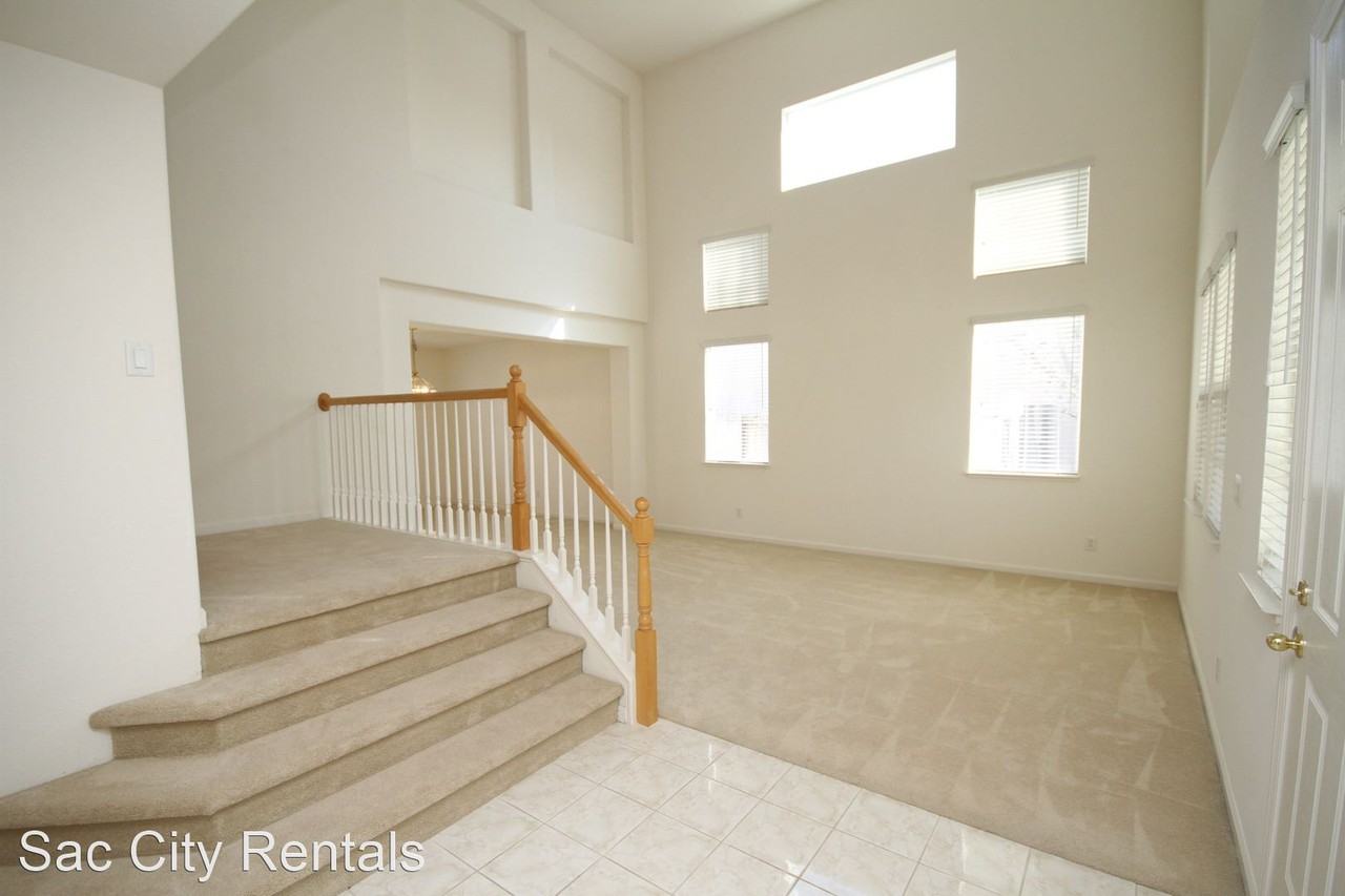 9749 Harrier Way - Photo 2 of 32
