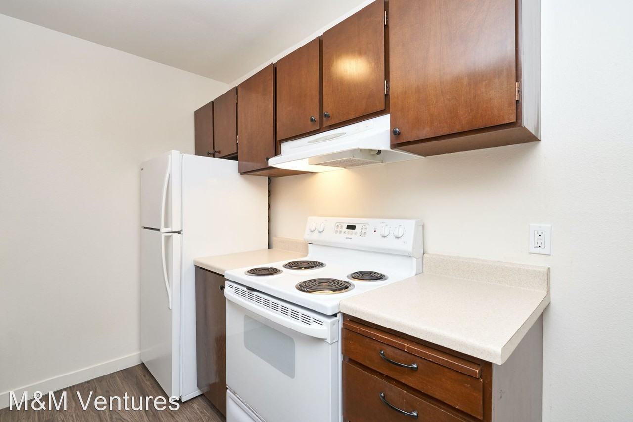 5630 California Ave SW - Photo 3 of 18