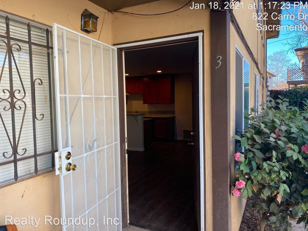 831 Cathedral Ct - Photo 2 of 10