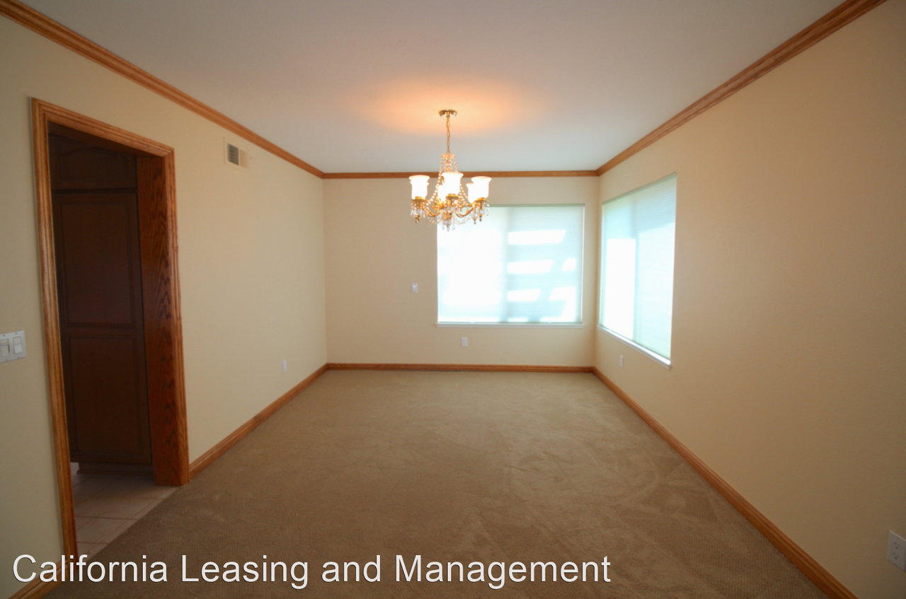 21976 Parvin Dr - Photo 3 of 18