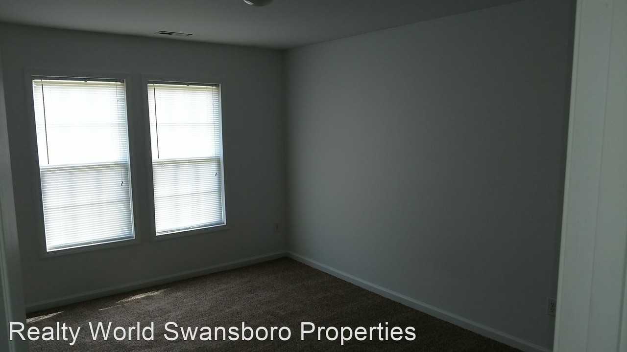 Golden Leaf Drive - Photo 3 of 14