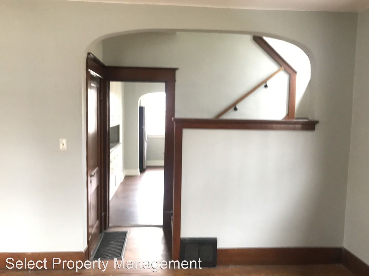 2526 Hoagland Ave - Photo 3 of 20