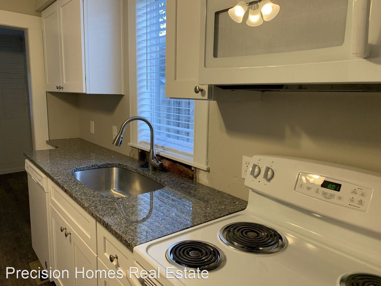 208 Lincoln St - Photo 3 of 11