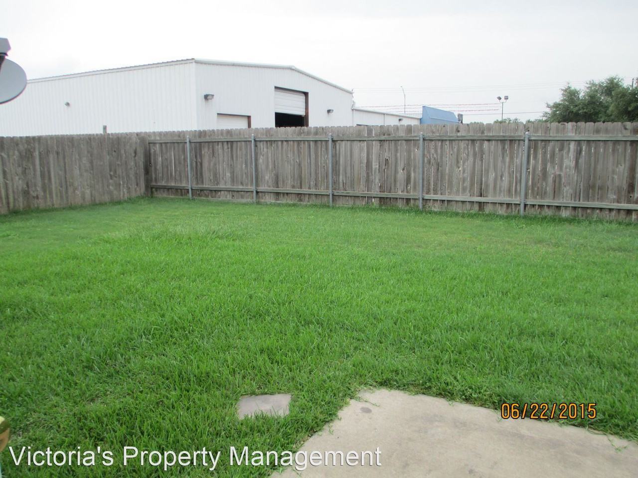 110 Jocelyn Cir - Photo 2 of 18