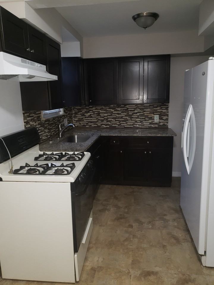 17950 Ruth St - Photo 3 of 7