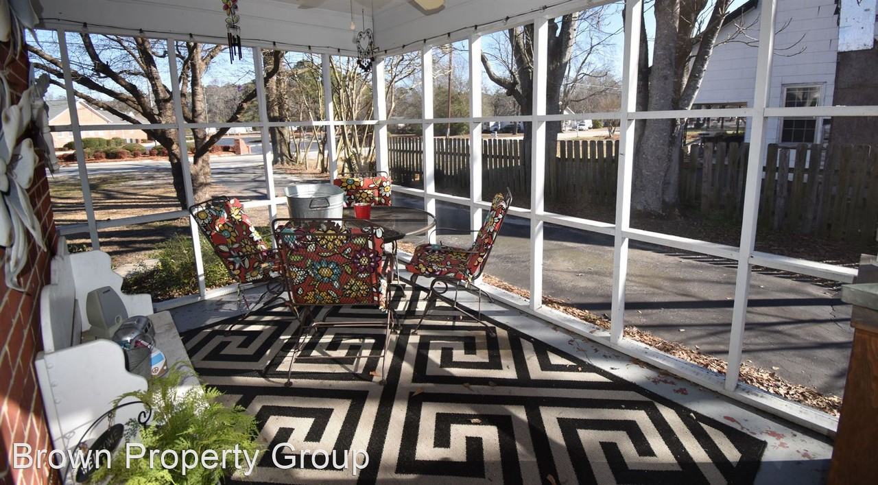 4026 Church St - Photo 2 of 11