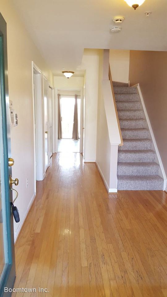 117 Cavenrock Ct - Photo 2 of 37