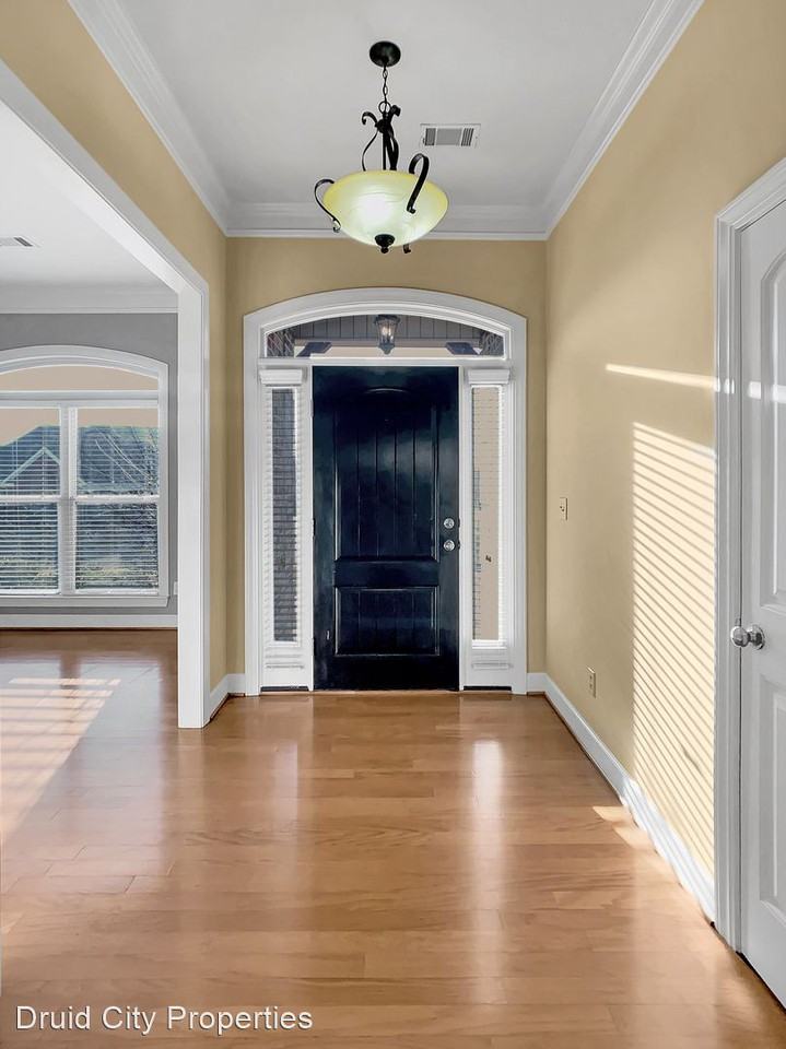 501 Remington Cir - Photo 2 of 29